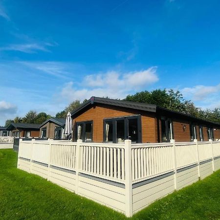 Rosie'S Rest With Hot Tub Villa Barmby on the Moor Exterior photo