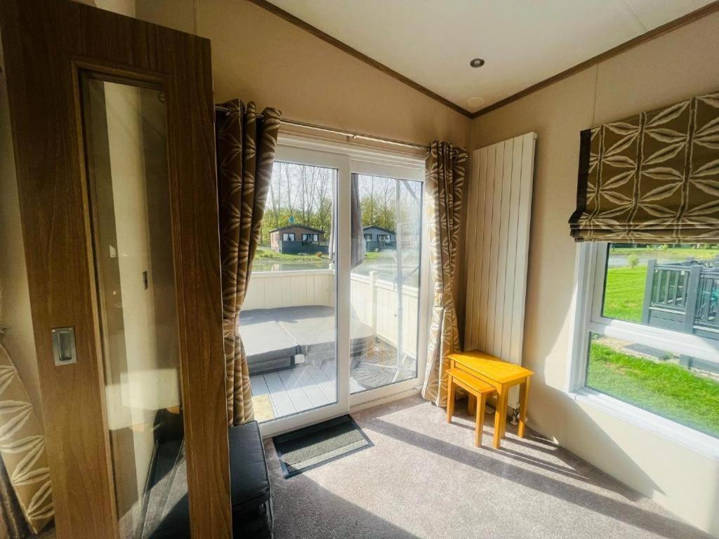 Rosie'S Rest With Hot Tub Villa Barmby on the Moor Exterior photo