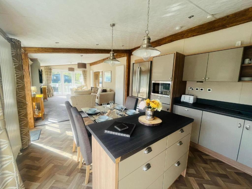 Rosie'S Rest With Hot Tub Villa Barmby on the Moor Exterior photo